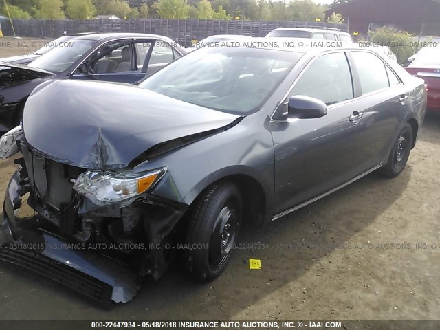 4T4BF1FK9DR290020 - 2013 TOYOTA CAMRY L/SE/LE/XLE GRAY photo 2