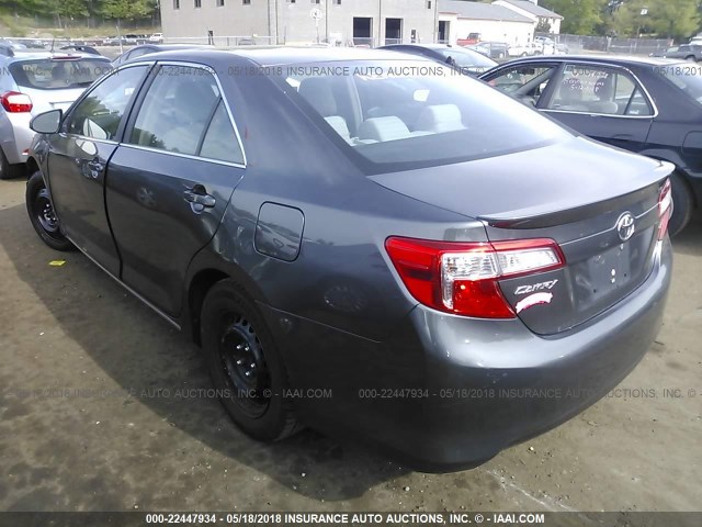 4T4BF1FK9DR290020 - 2013 TOYOTA CAMRY L/SE/LE/XLE GRAY photo 3