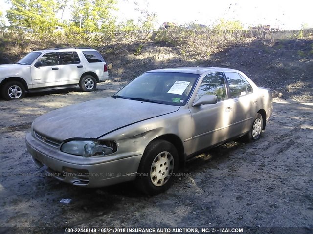 4T1BG12K3TU663287 - 1996 TOYOTA CAMRY DX/LE/XLE GOLD photo 2