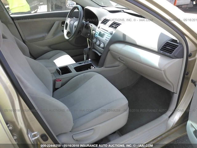 4T1BF3EK3BU163283 - 2011 TOYOTA CAMRY SE/LE/XLE TAN photo 5