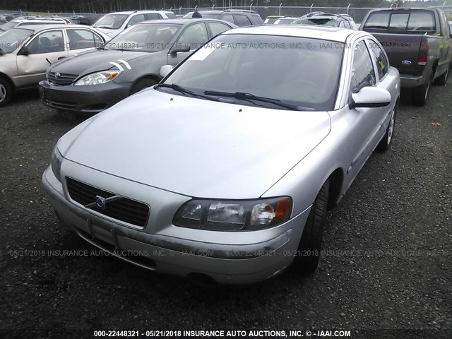 YV1RS61R822181416 - 2002 VOLVO S60 SILVER photo 2