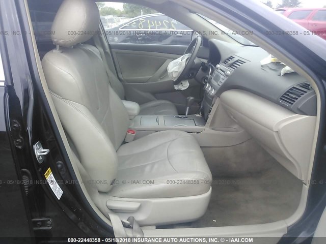 4T1BF3EKXAU079363 - 2010 TOYOTA CAMRY SE/LE/XLE BLACK photo 5