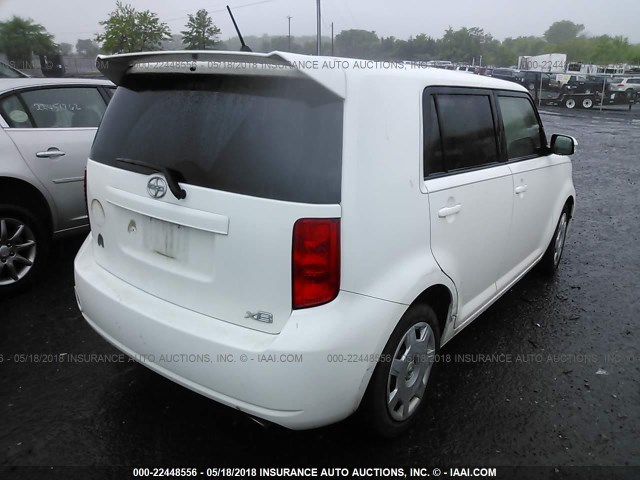 JTLKE50E281025446 - 2008 TOYOTA SCION XB WHITE photo 4