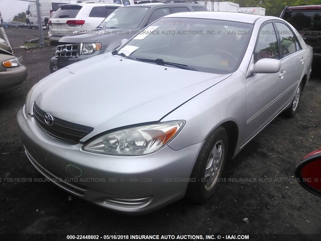 4T1BF32K03U548502 - 2003 TOYOTA CAMRY LE/XLE/SE SILVER photo 2