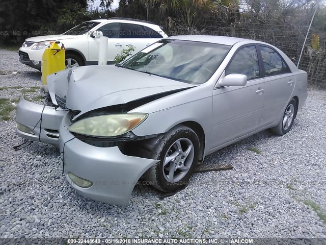4T1BE32K53U642457 - 2003 TOYOTA CAMRY LE/XLE/SE SILVER photo 2