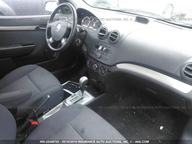 KL1TD56638B009518 - 2008 CHEVROLET AVEO LS SILVER photo 5