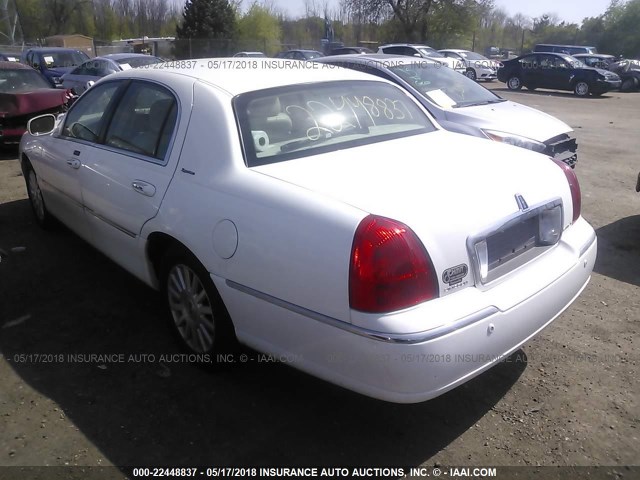 1LNHM81W04Y686780 - 2004 LINCOLN TOWN CAR EXECUTIVE/SIGNATURE Blanco foto 3