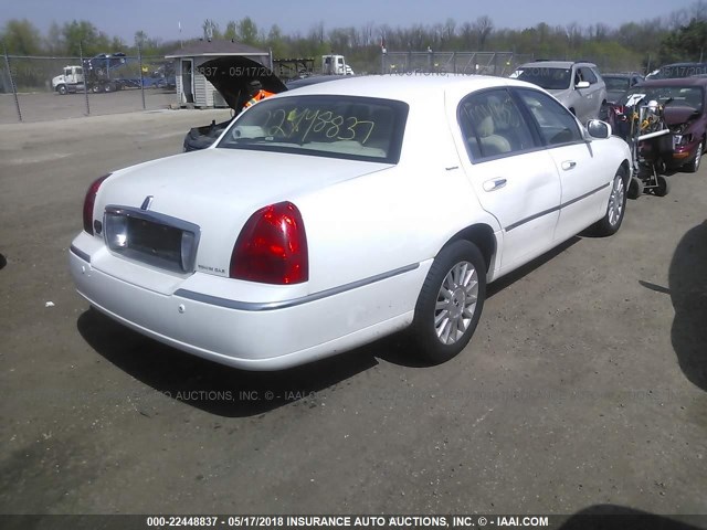 1LNHM81W04Y686780 - 2004 LINCOLN TOWN CAR EXECUTIVE/SIGNATURE Blanco foto 4