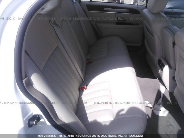 1LNHM81W04Y686780 - 2004 LINCOLN TOWN CAR EXECUTIVE/SIGNATURE Blanco foto 8
