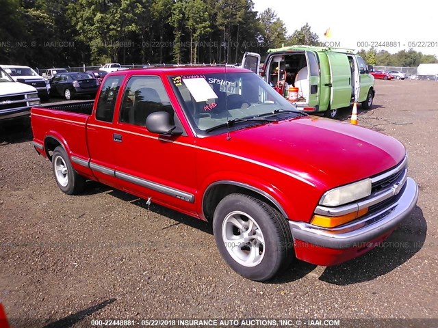 1GCCS19X2W8114301 - 1998 CHEVROLET S TRUCK S10 RED photo 1