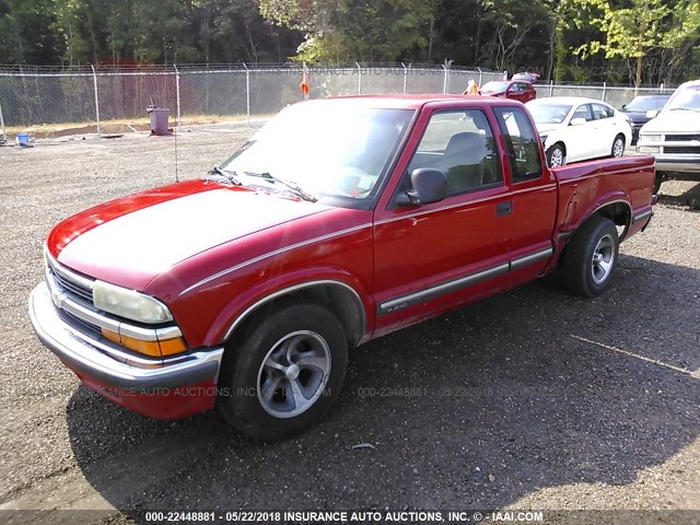 1GCCS19X2W8114301 - 1998 CHEVROLET S TRUCK S10 RED photo 2