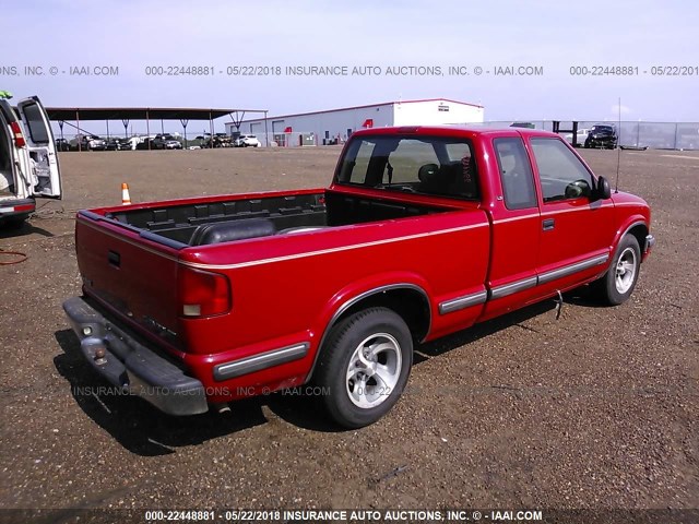 1GCCS19X2W8114301 - 1998 CHEVROLET S TRUCK S10 RED photo 4