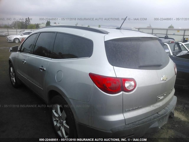 1GNEV33D49S135580 - 2009 CHEVROLET TRAVERSE LTZ SILVER photo 3