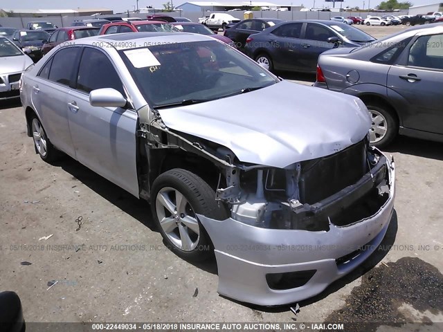 4T1BF3EK2BU151304 - 2011 TOYOTA CAMRY SE/LE/XLE 银色 照片 1