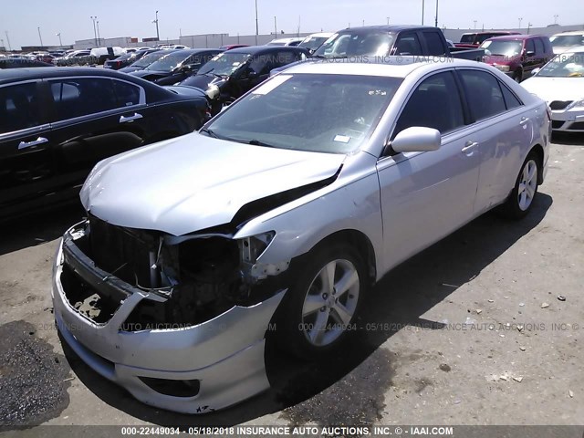 4T1BF3EK2BU151304 - 2011 TOYOTA CAMRY SE/LE/XLE 银色 照片 2