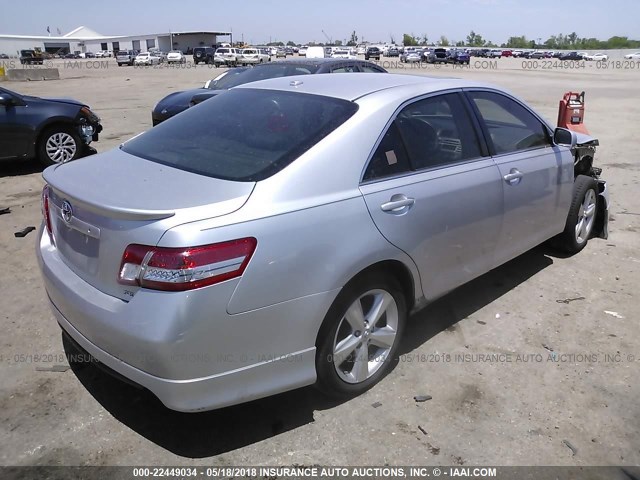 4T1BF3EK2BU151304 - 2011 TOYOTA CAMRY SE/LE/XLE 银色 照片 4