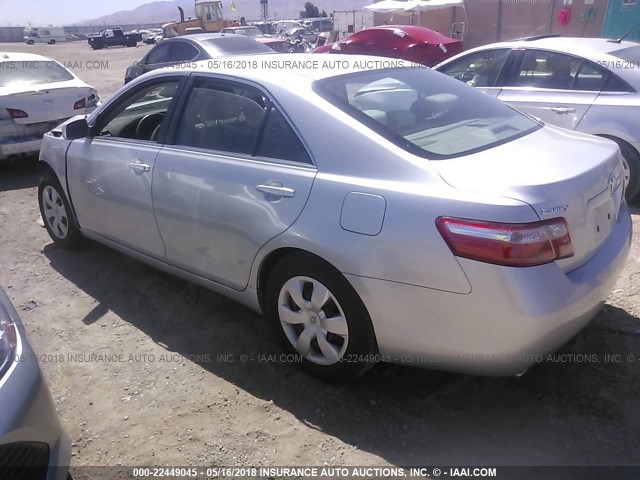4T1BK46K18U057049 - 2008 TOYOTA CAMRY LE/XLE/SE ვერცხლისფერი ფოტო 3