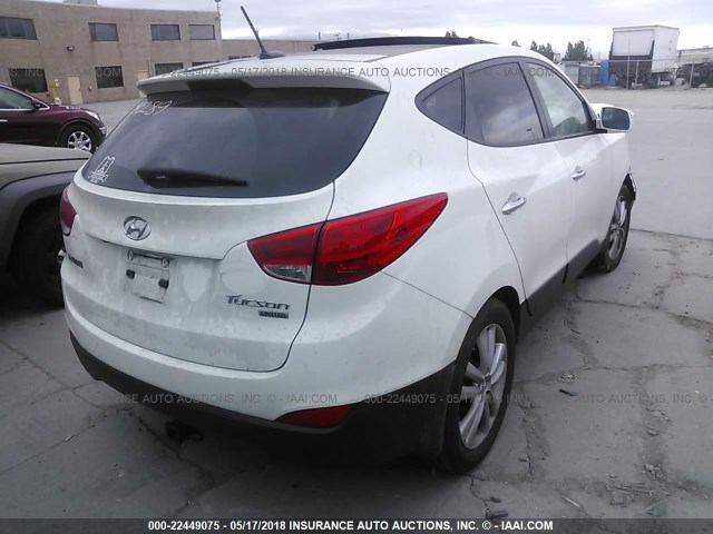 KM8JU3AC5BU204321 - 2011 HYUNDAI TUCSON GLS/LIMITED WHITE photo 4