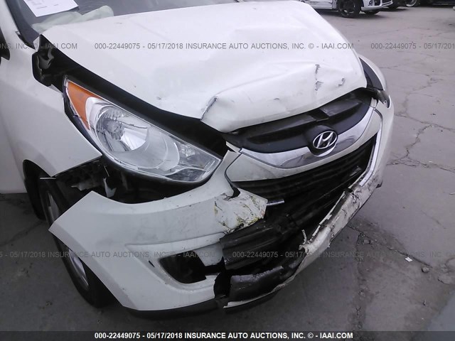 KM8JU3AC5BU204321 - 2011 HYUNDAI TUCSON GLS/LIMITED WHITE photo 6