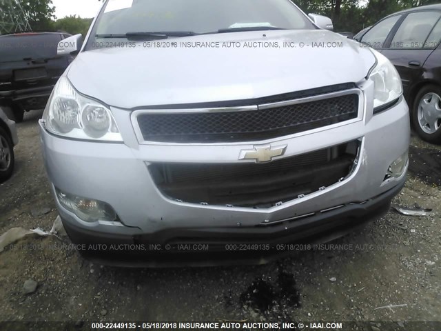 1GNLVFED5AS114778 - 2010 CHEVROLET TRAVERSE LT SILVER photo 6