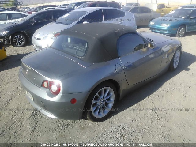 4USBT33585LS54290 - 2005 BMW Z4 2.5 GRAY photo 4