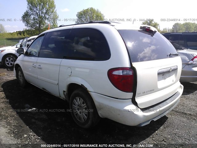 2C4GP44R85R597065 - 2005 CHRYSLER TOWN & COUNTRY LX WHITE photo 3