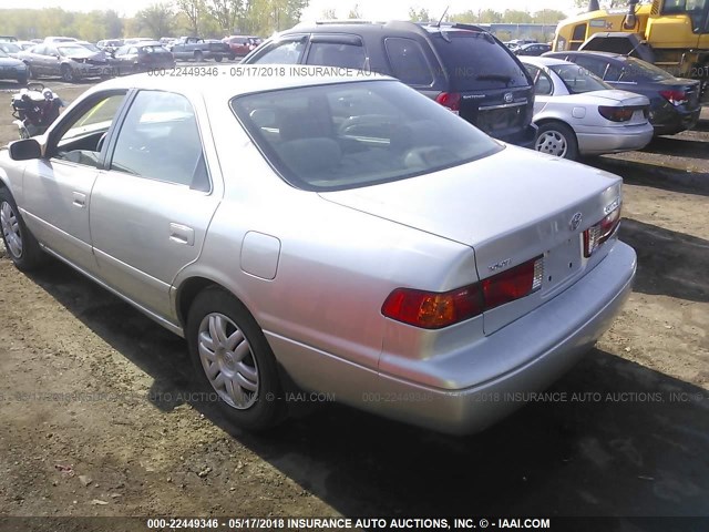 4T1BG22K11U109894 - 2001 TOYOTA CAMRY CE/LE/XLE 银色 照片 3