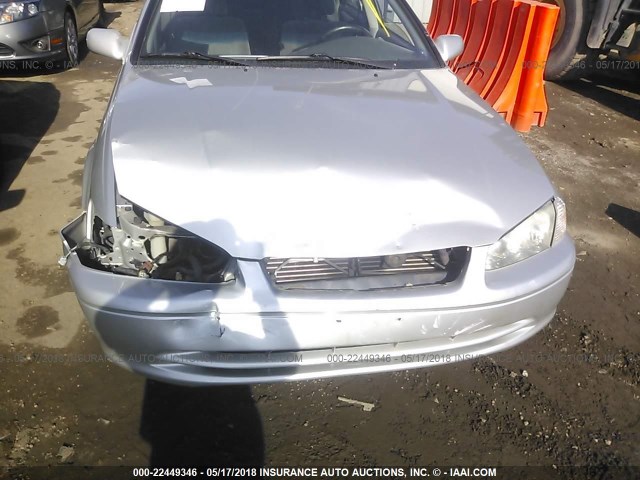 4T1BG22K11U109894 - 2001 TOYOTA CAMRY CE/LE/XLE 银色 照片 6