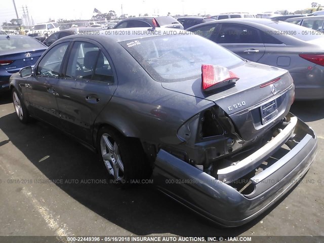 WDBUF72X29B391123 - 2009 MERCEDES-BENZ E 550 GRAY photo 3