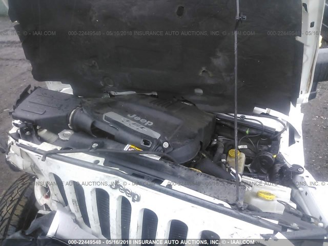 1C4HJWEG5DL616497 - 2013 JEEP WRANGLER UNLIMITE SAHARA WHITE photo 10