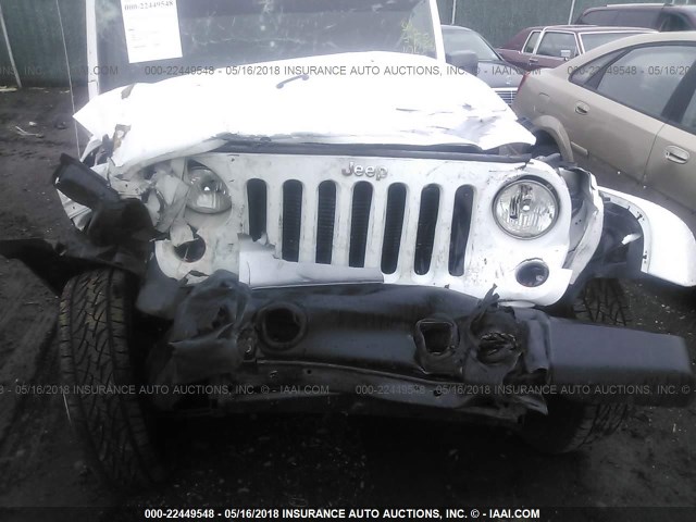 1C4HJWEG5DL616497 - 2013 JEEP WRANGLER UNLIMITE SAHARA WHITE photo 6