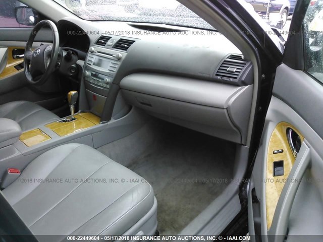 4T1BK46K67U039614 - 2007 TOYOTA CAMRY NEW GENERAT LE/XLE/SE BLACK photo 5