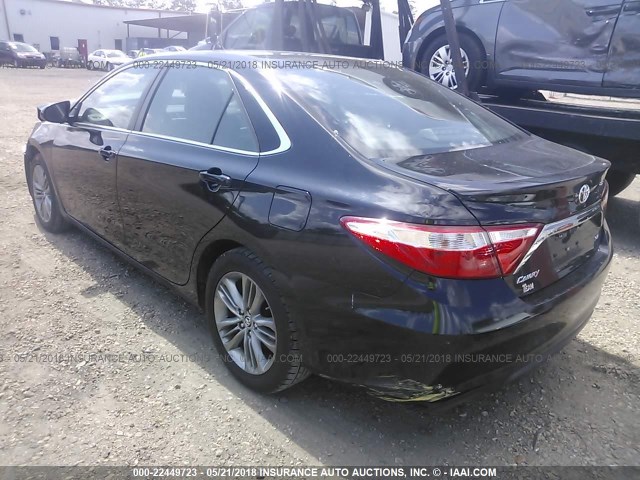 4T1BF1FK0FU072108 - 2015 TOYOTA CAMRY LE/XLE/SE/XSE BLACK photo 3