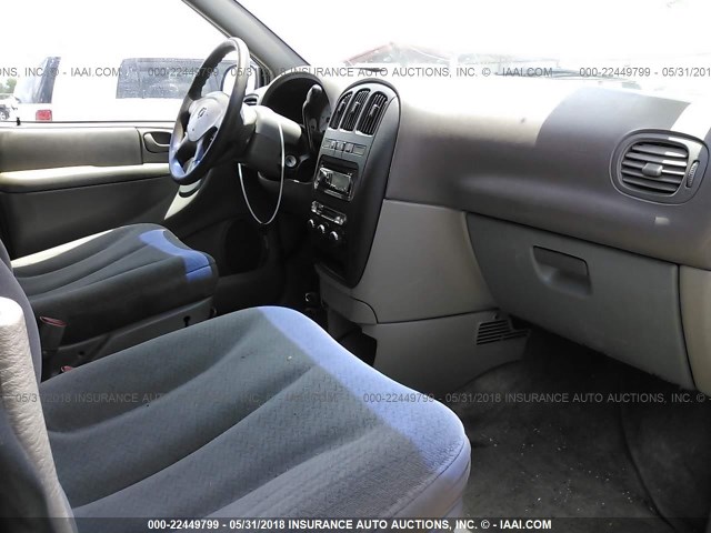 1B4GP44302B618171 - 2002 DODGE GRAND CARAVAN SPORT GRAY photo 5