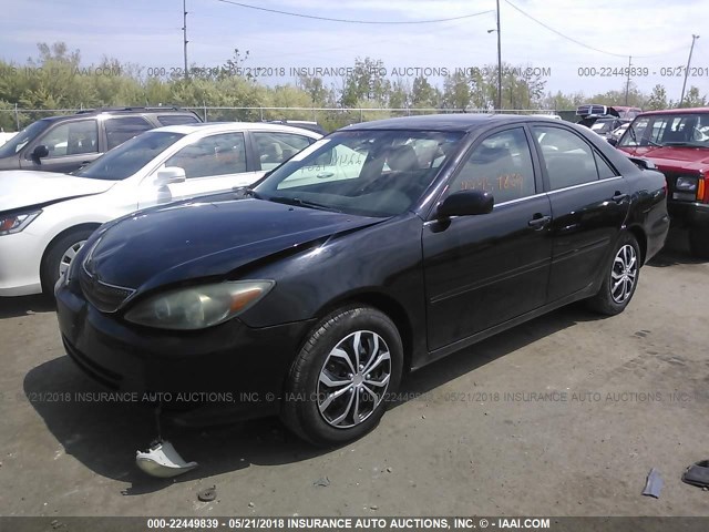 4T1BE32K42U080159 - 2002 TOYOTA CAMRY LE/XLE/SE შავი ფოტო 2