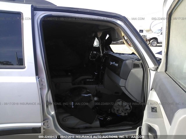 1J8HG48K67C594025 - 2007 JEEP COMMANDER Gümüş foto 5