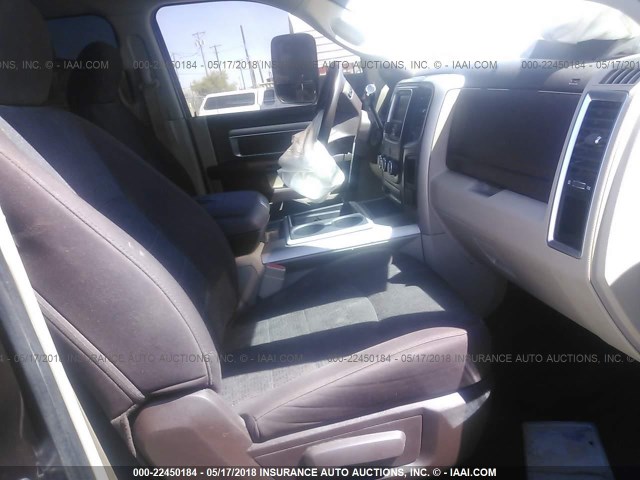 3C6UR5DL2FG513996 - 2015 RAM 2500 SLT 栗色 照片 5