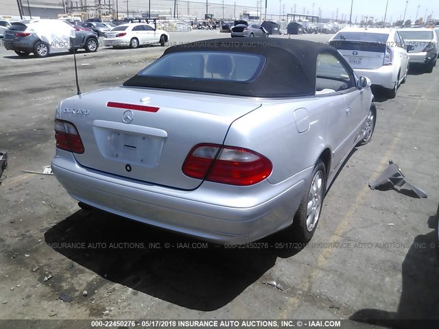 WDBLK65G1YT039737 - 2000 MERCEDES-BENZ CLK 320 SILVER photo 4