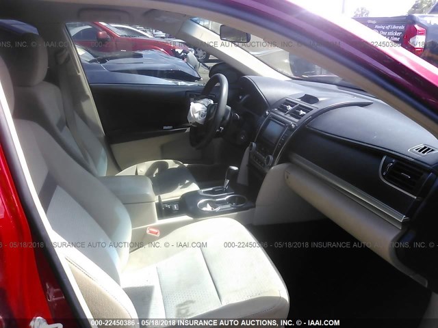 4T1BF1FK3CU542160 - 2012 TOYOTA CAMRY SE/LE/XLE RED photo 5
