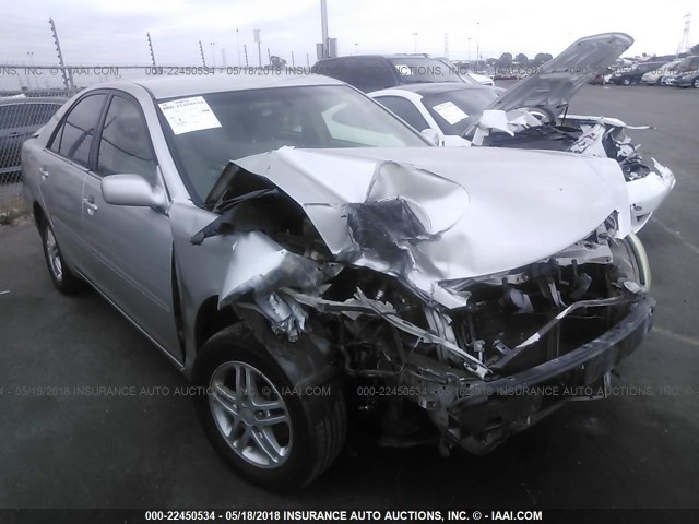 4T1BE32K83U706233 - 2003 TOYOTA CAMRY LE/XLE/SE ვერცხლისფერი ფოტო 1