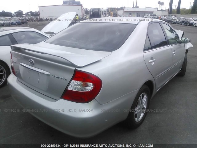4T1BE32K83U706233 - 2003 TOYOTA CAMRY LE/XLE/SE ვერცხლისფერი ფოტო 4