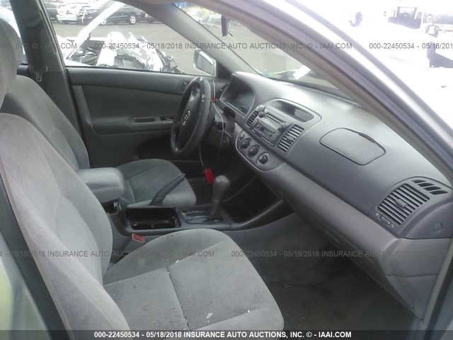 4T1BE32K83U706233 - 2003 TOYOTA CAMRY LE/XLE/SE ვერცხლისფერი ფოტო 5