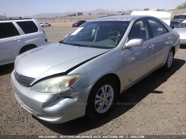 4T1BE30K64U921131 - 2004 TOYOTA CAMRY LE/XLE/SE ვერცხლისფერი ფოტო 2