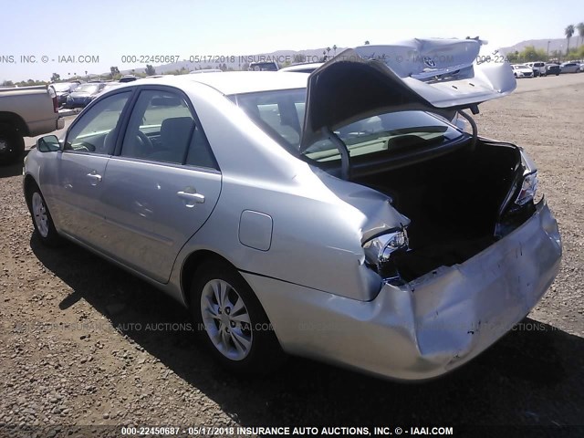 4T1BE30K64U921131 - 2004 TOYOTA CAMRY LE/XLE/SE ვერცხლისფერი ფოტო 3