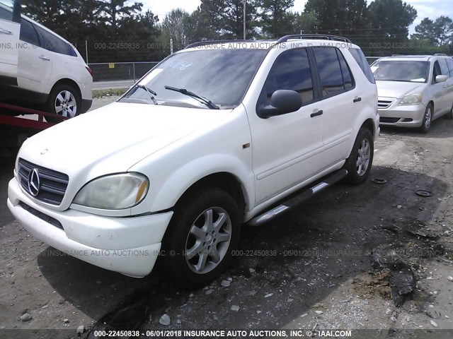 4JGAB72E5XA078337 - 1999 MERCEDES-BENZ ML 430 WHITE photo 2