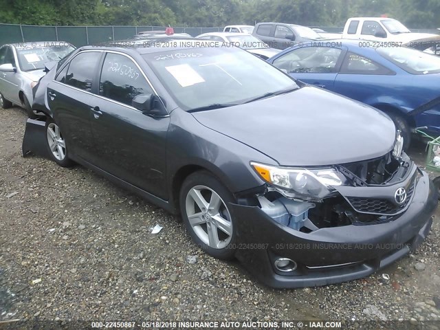 4T1BF1FK6EU389356 - 2014 TOYOTA CAMRY L/SE/LE/XLE 灰色 照片 1