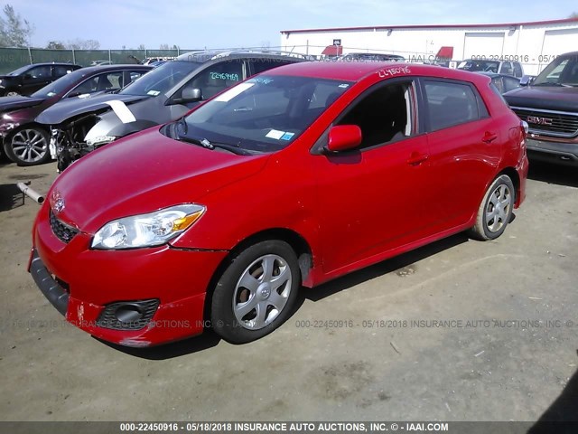 2T1KE40E09C018630 - 2009 TOYOTA COROLLA MATRIX S RED photo 2