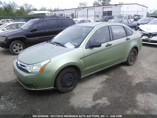 1FAHP34N38W165044 - 2008 FORD FOCUS S/SE GREEN photo 2