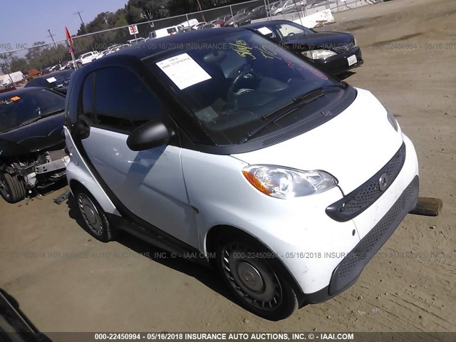 WMEEJ3BA3DK670356 - 2013 SMART FORTWO PURE/PASSION WHITE photo 1