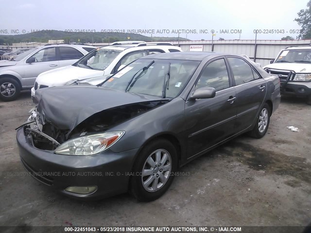 4T1BF32K94U584321 - 2004 TOYOTA CAMRY LE/XLE/SE ნაცრისფერი ფოტო 2